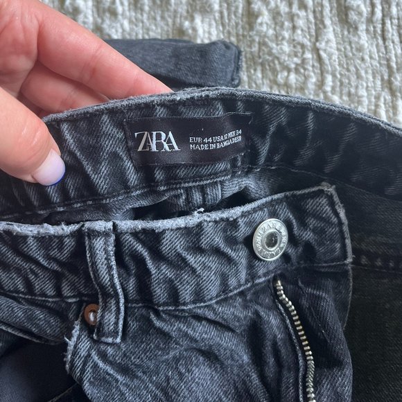 Zara Black Denim Dad Jean - Picture 1 of 5